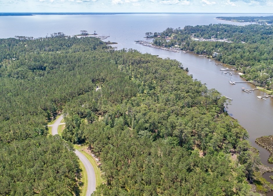 Beautiful 1.20 Acre Lot Oriental NC Century 21 Sail/Loft Realty