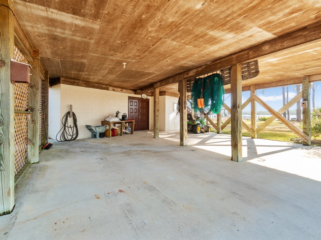 035_Under House Storage